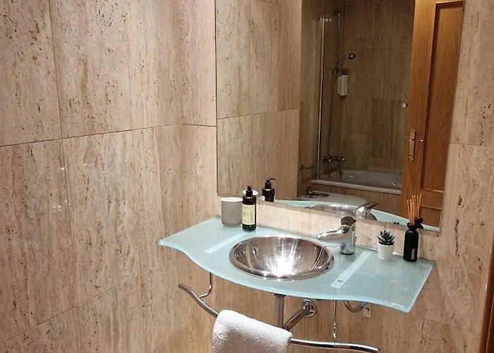 Artilleria 10 - 2 Hab 2 Banos, Con Garaje Y Wifi - Vut-3845-as *